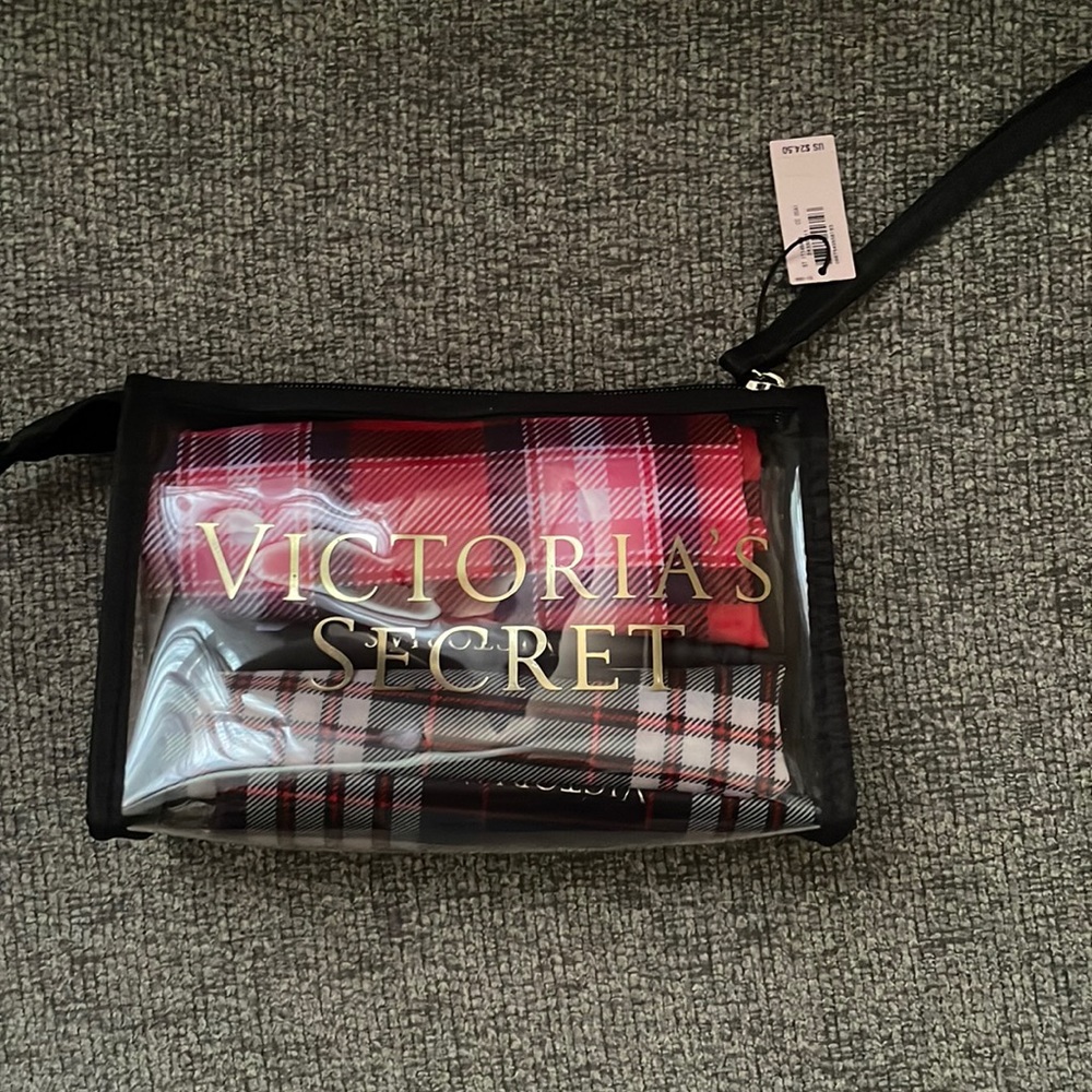 NWT Victoria’s Secret bag set Travel bags